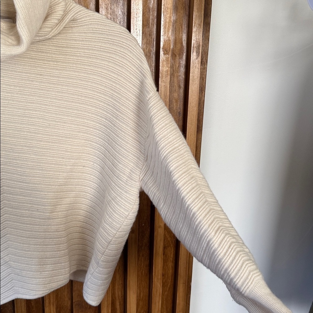 Nordstrom Signature 100% cashmere Cropped Mock Neck Sweater. Size M - Picture 7 of 11
